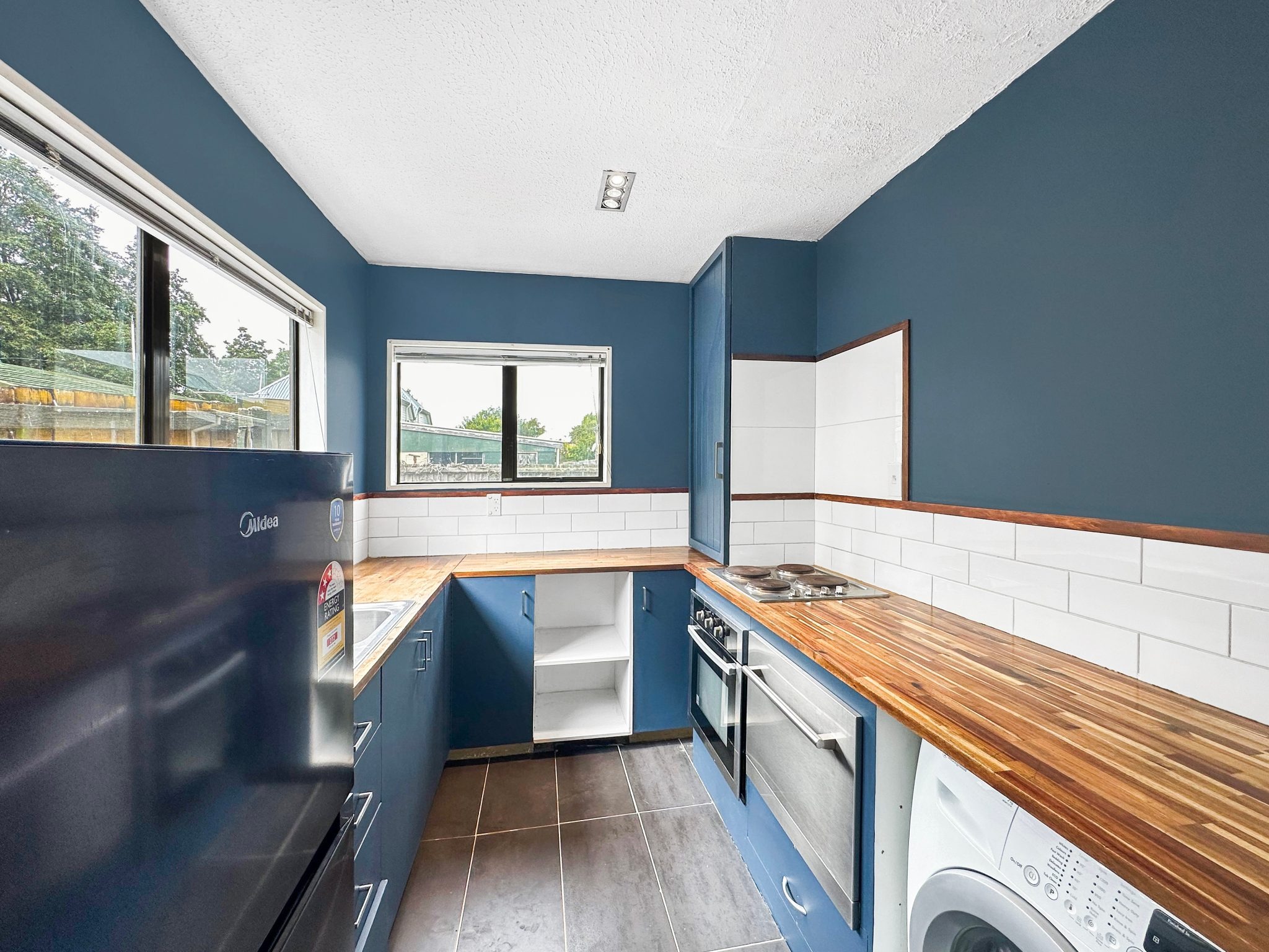 Sharp Price - City-Fringe Townhouse image 2