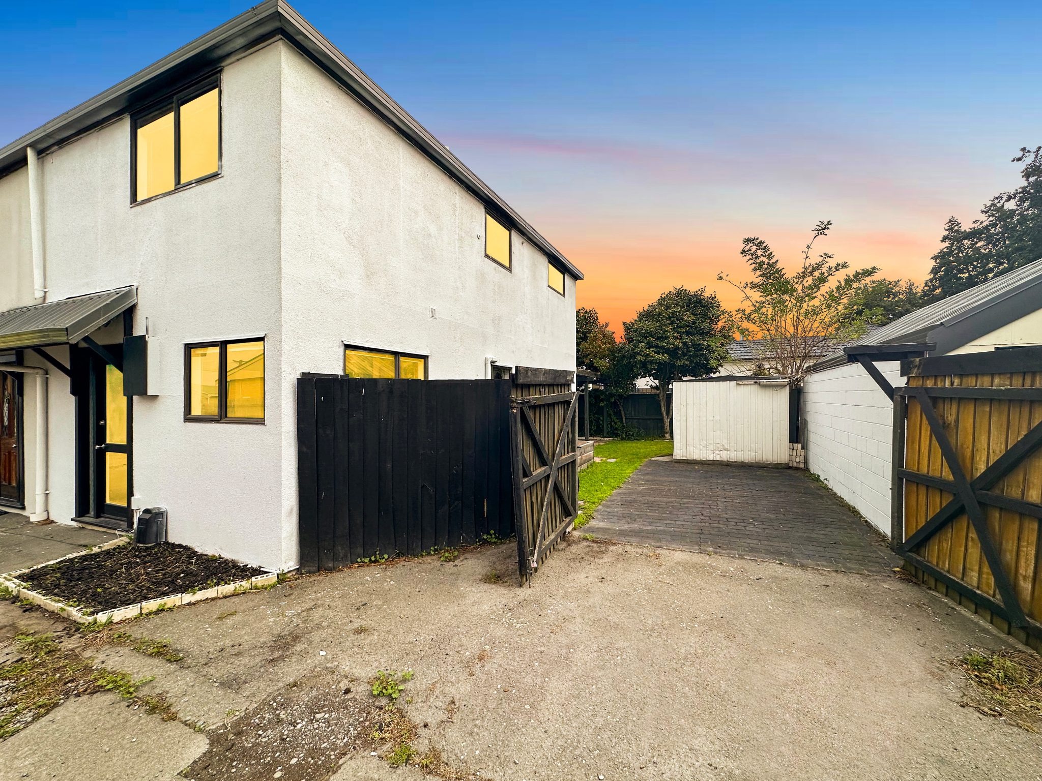 Sharp Price - City-Fringe Townhouse image 5