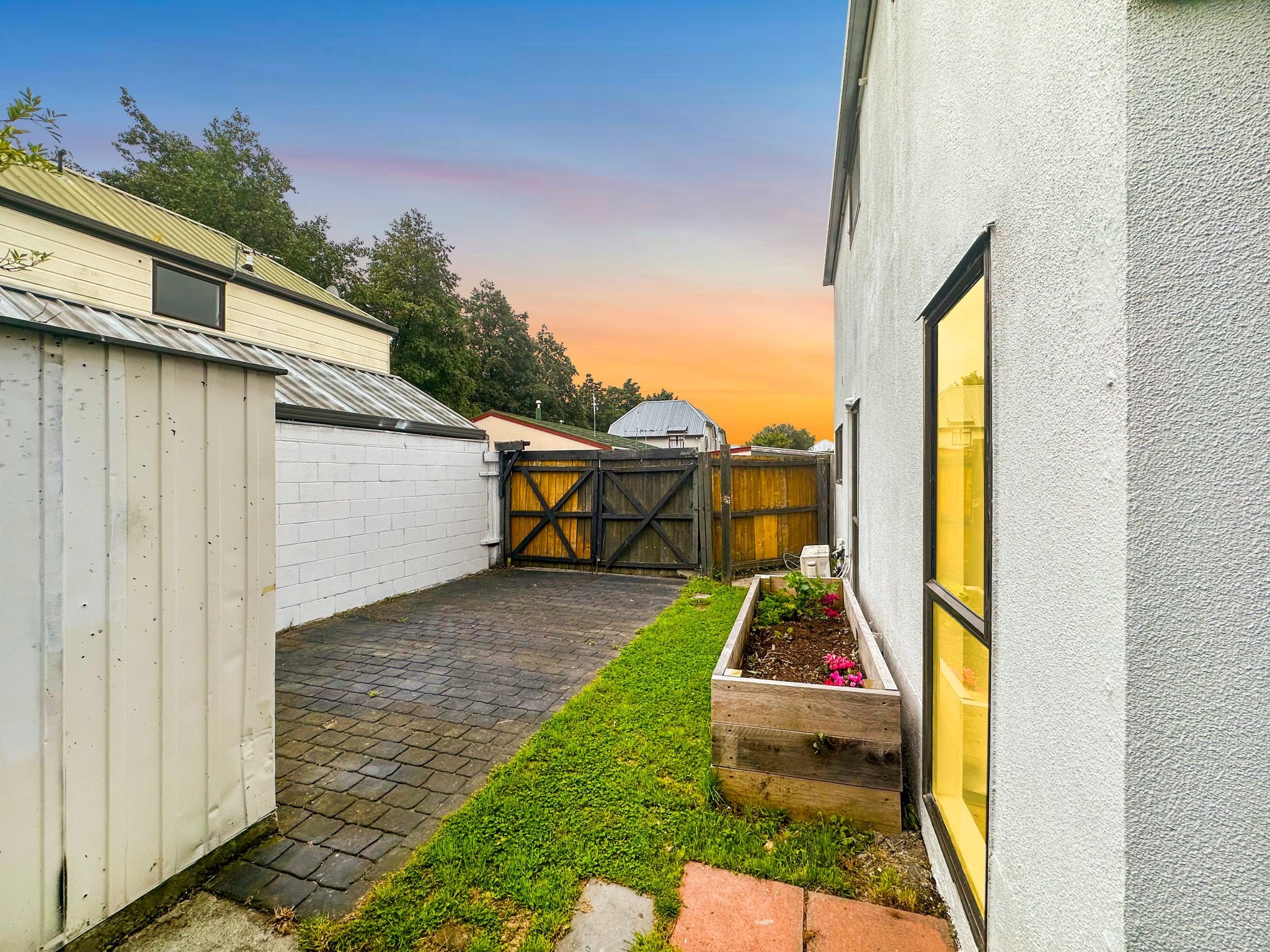 Sharp Price - City-Fringe Townhouse image 7