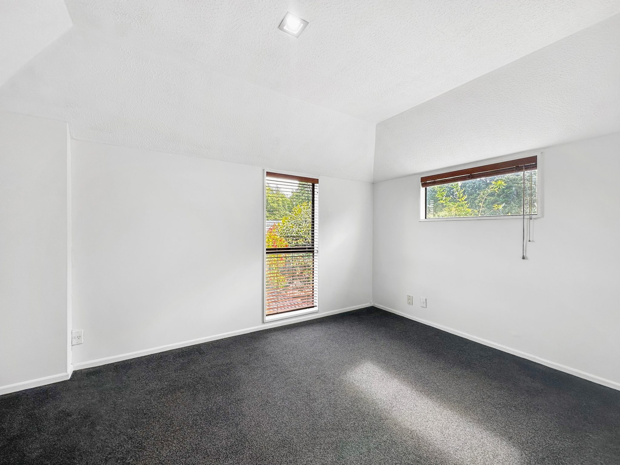 Sharp Price - City-Fringe Townhouse image 11