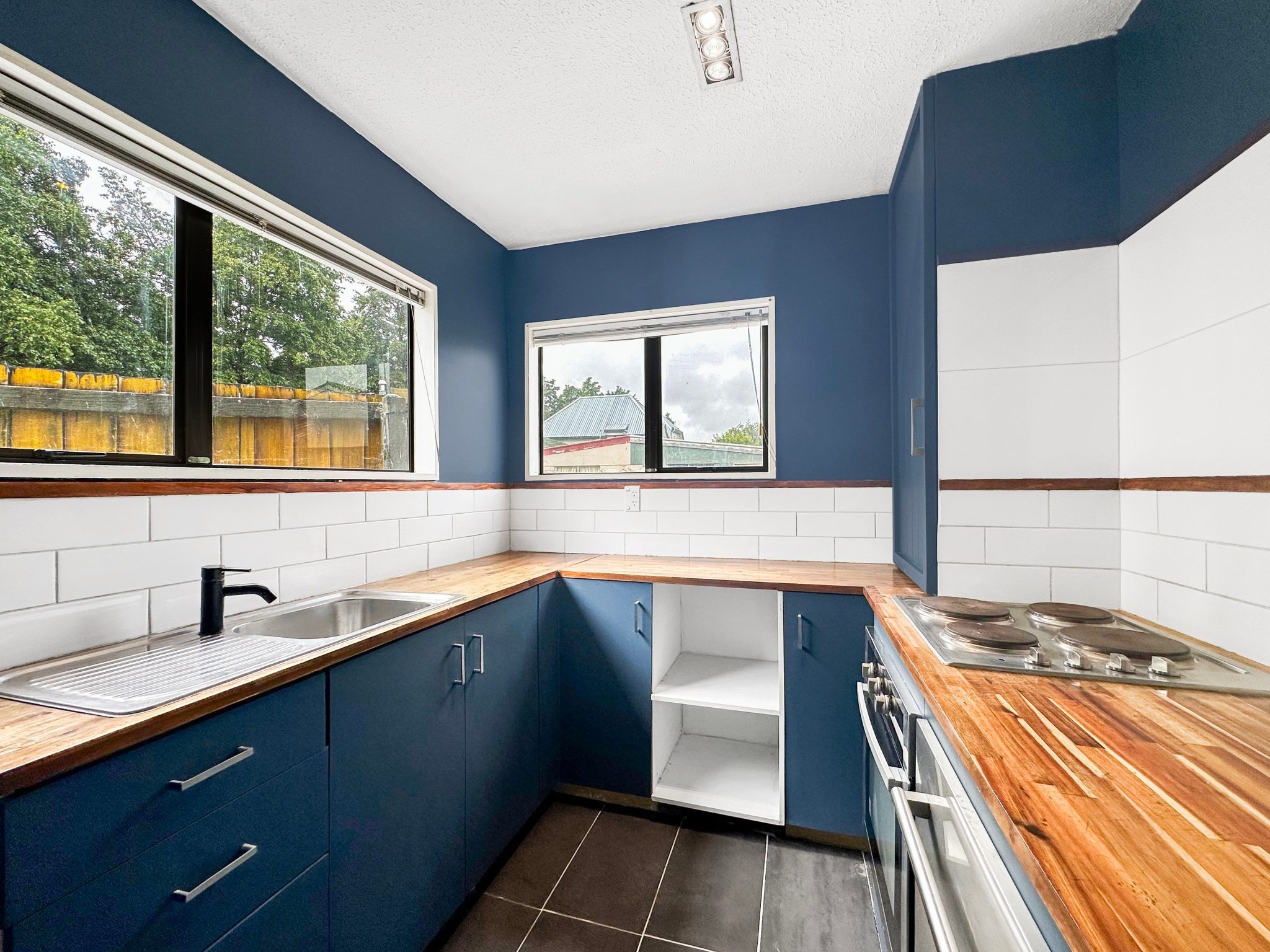 Sharp Price - City-Fringe Townhouse image 14