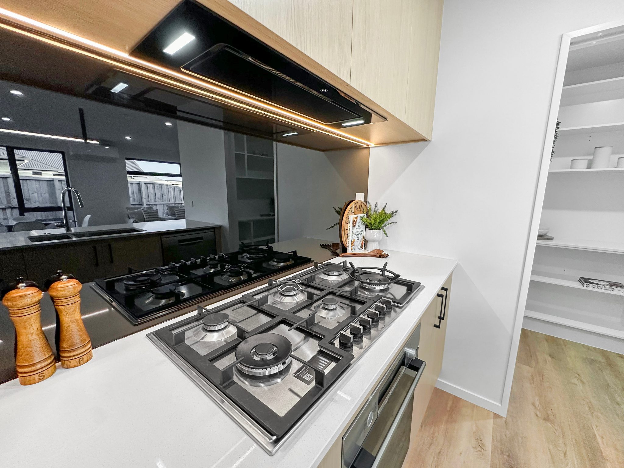 Brand New 4 Bedroom in Lemonwood School Zone image 7