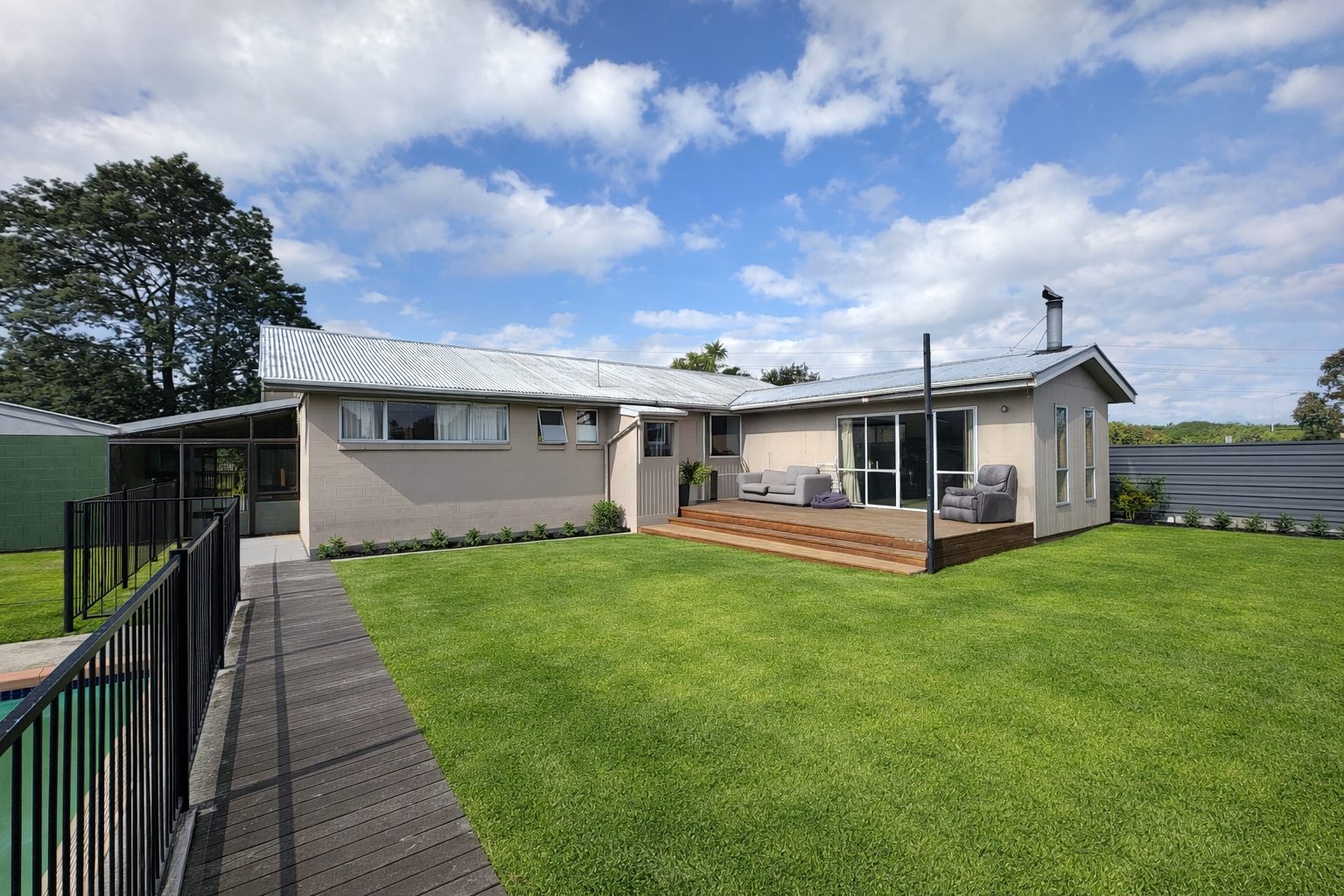 Rare 5,555m2 Land in Growing Rolleston! image 2