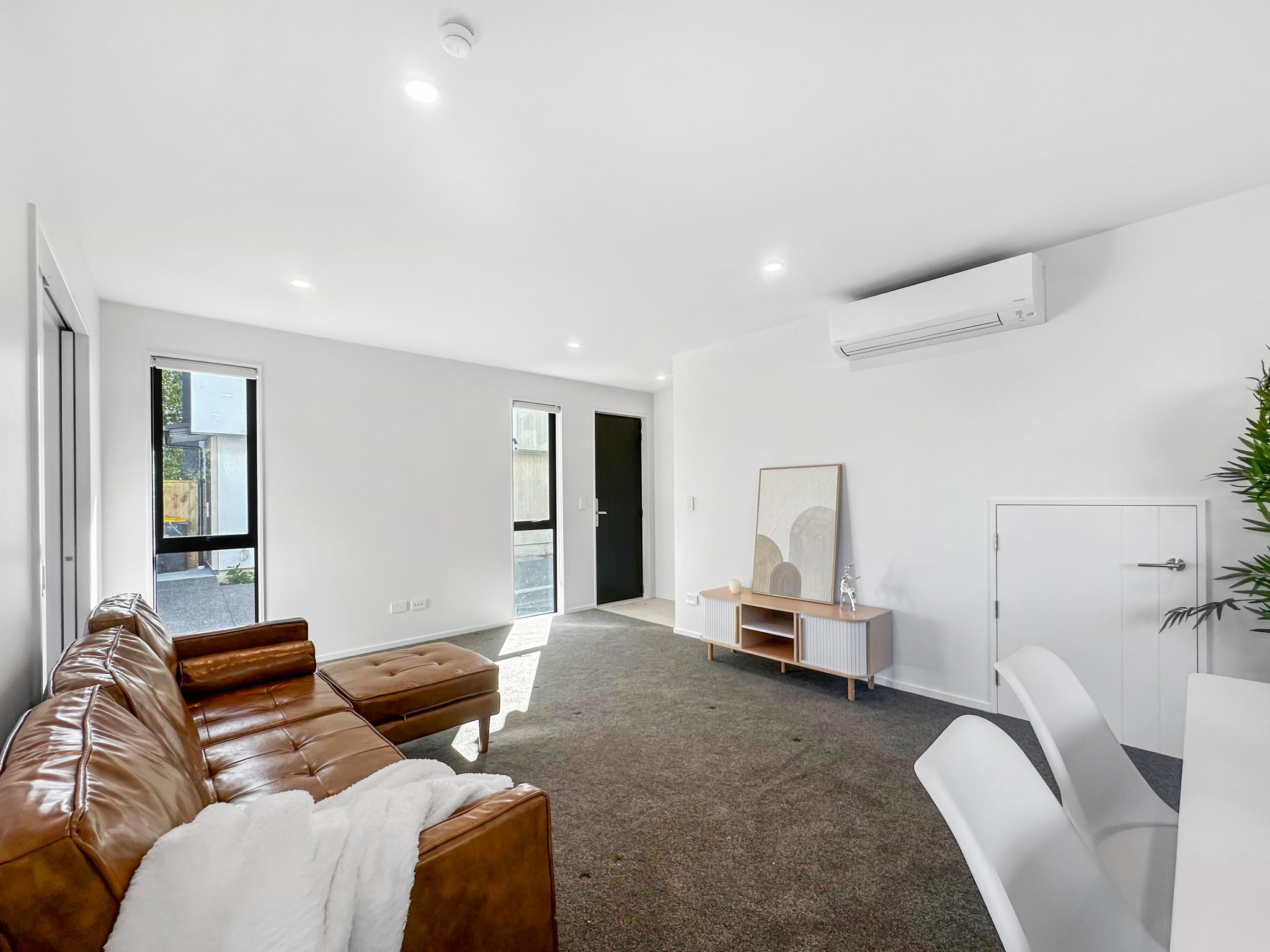 Prime Location | Boys & Girls High School Zone image 3