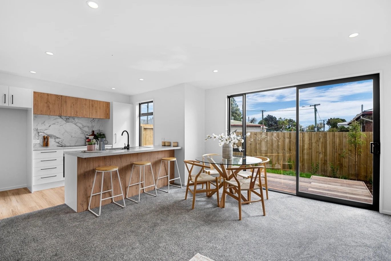 CBD, Hagley Park, Stadium & Parakiore at Your Door image 4