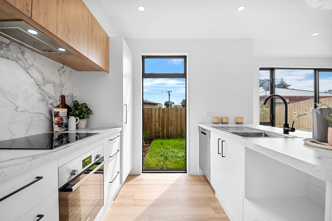 CBD, Hagley Park, Stadium & Parakiore at Your Door image 5