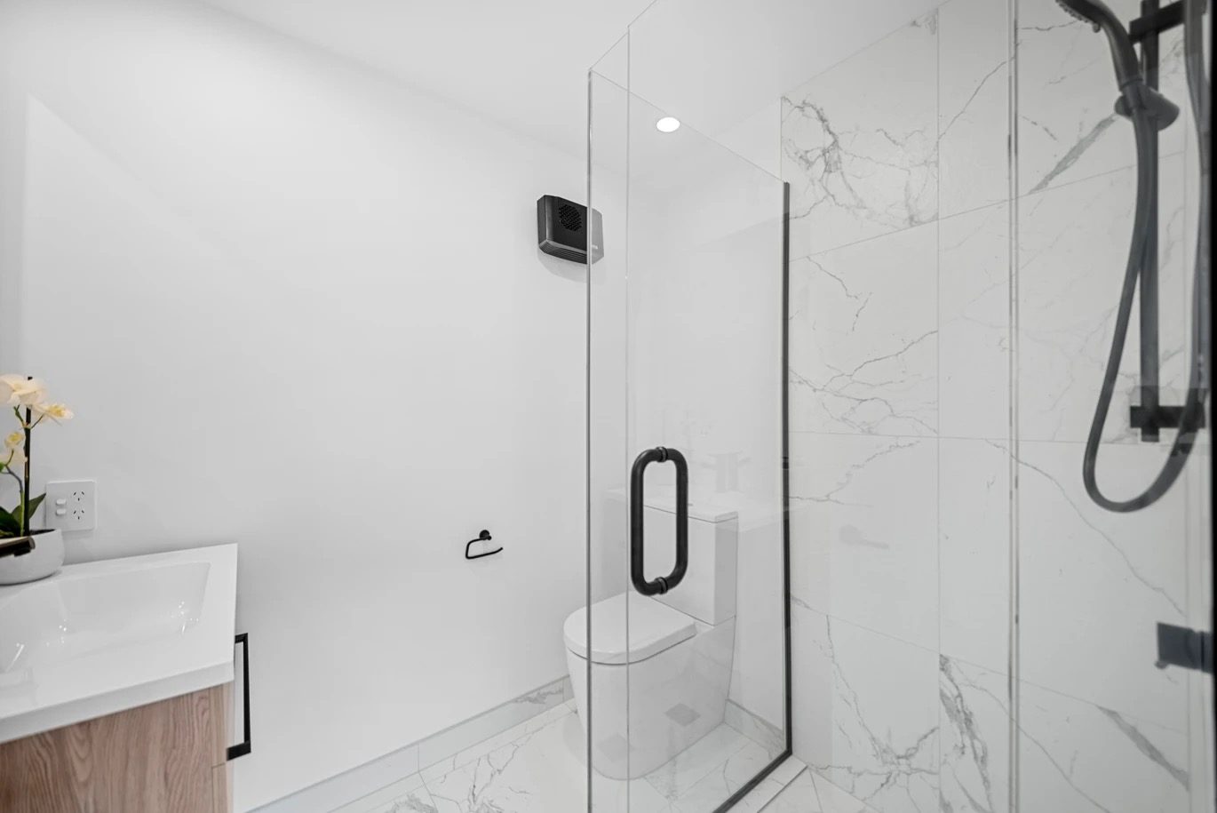 CBD, Hagley Park, Stadium & Parakiore at Your Door image 11